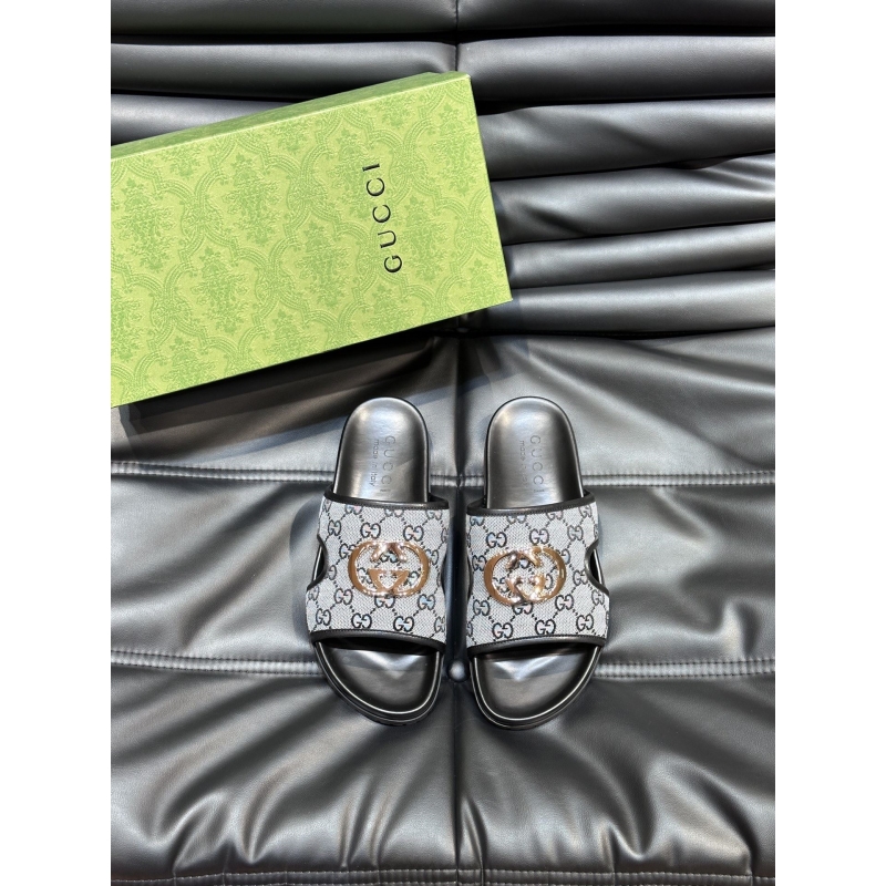 G*u*i slippers